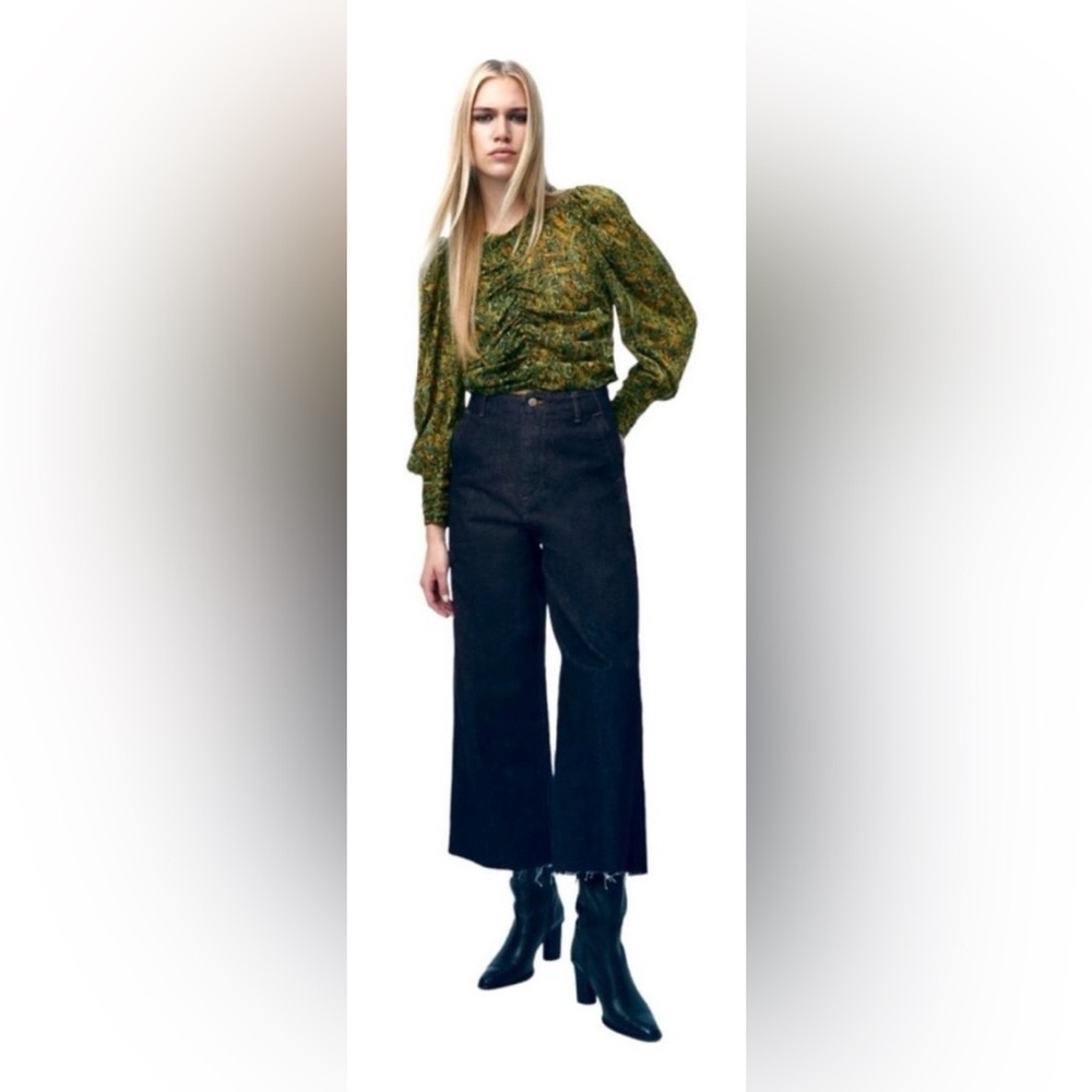 Zara Women’s Paisley Blouse with Long Sleeve and ruched detailing Size M
